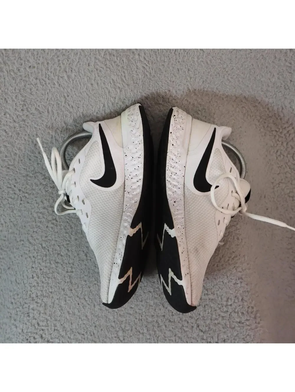 Nike Revolution 5 White Black Women US Sz 9 DJ6009-100
